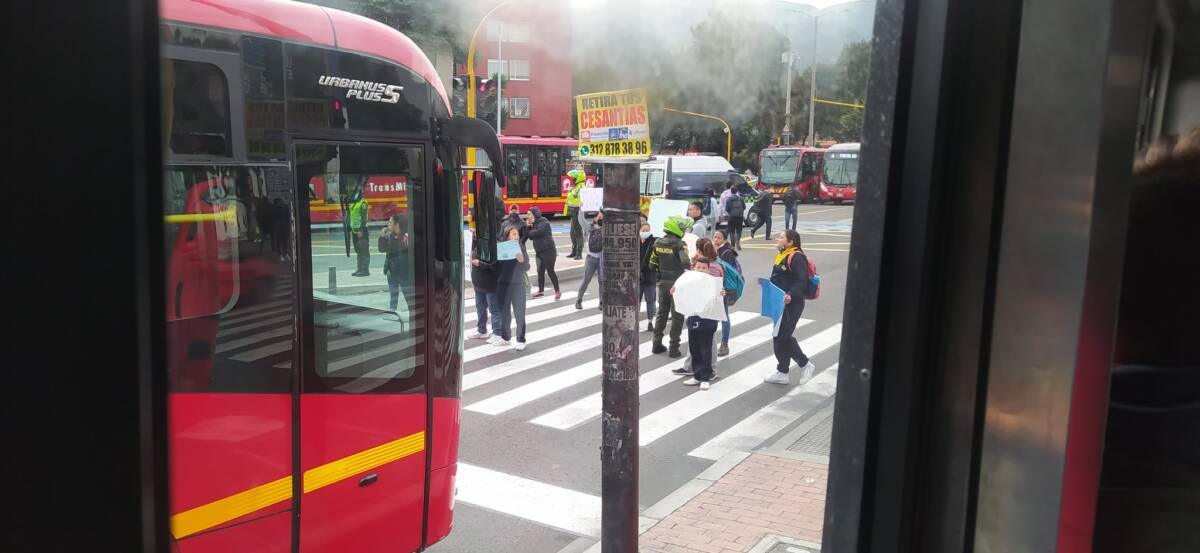 ¡Pilas! Se registra manifestación por la calle 80 La empresa de TransMilenio informó que en la mañana de este martes 31 de mayo se presenta una manifestación en la calle 80 con carrera 24, situación que ha generado inconvenientes en el servicio.