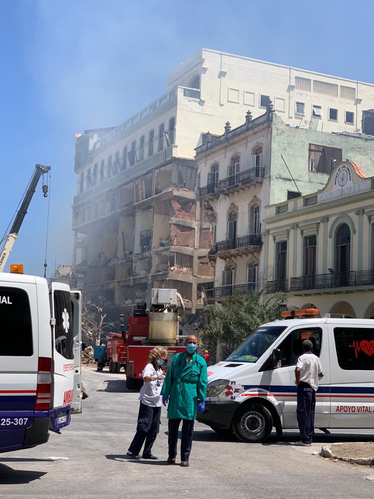 Se eleva a 18 la cifra de víctimas fatales de la explosión de hotel en La Habana Al menos 18 muertos y 56 heridos dejó el viernes una explosión atribuida a una fuga de gas en el hotel Saratoga de La Habana que estaba cerrado al público.