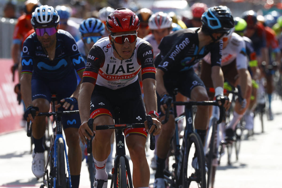 Así le fue a los colombianos en la 7 etapa del Giro de Italia Con una difícil jornada para las colombianos en la la 7 etapa del Giro de Italia, el neerlandés Koen Bouwman del equipo Jumbo, conquistó una nueva jornada en una de las competencias del ciclismo más importantes en el mundo.