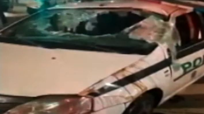 Patrulla de la Policía estuvo involucrada en aparatoso accidente de tránsito en Los Mártires En horas de la noche de ayer se presentó un aparatoso accidente entre un vehículo particular y una patrulla de la policía en la localidad de Los Mártires.