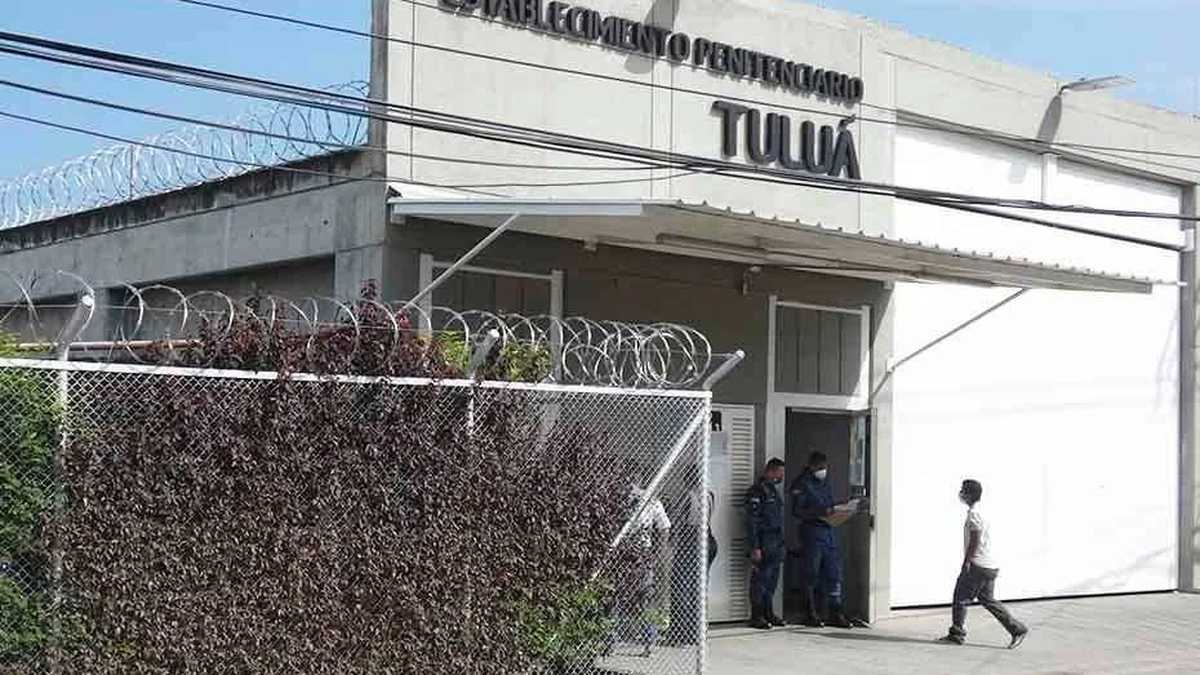 Asciende a 52 el número de muertos en incendio en la cárcel de Tuluá En el momento, se conoció que la cifra de muertos tras un incendio en la cárcel de Tulúa, ascendió a 52 y se registran cerca de 34 heridos.