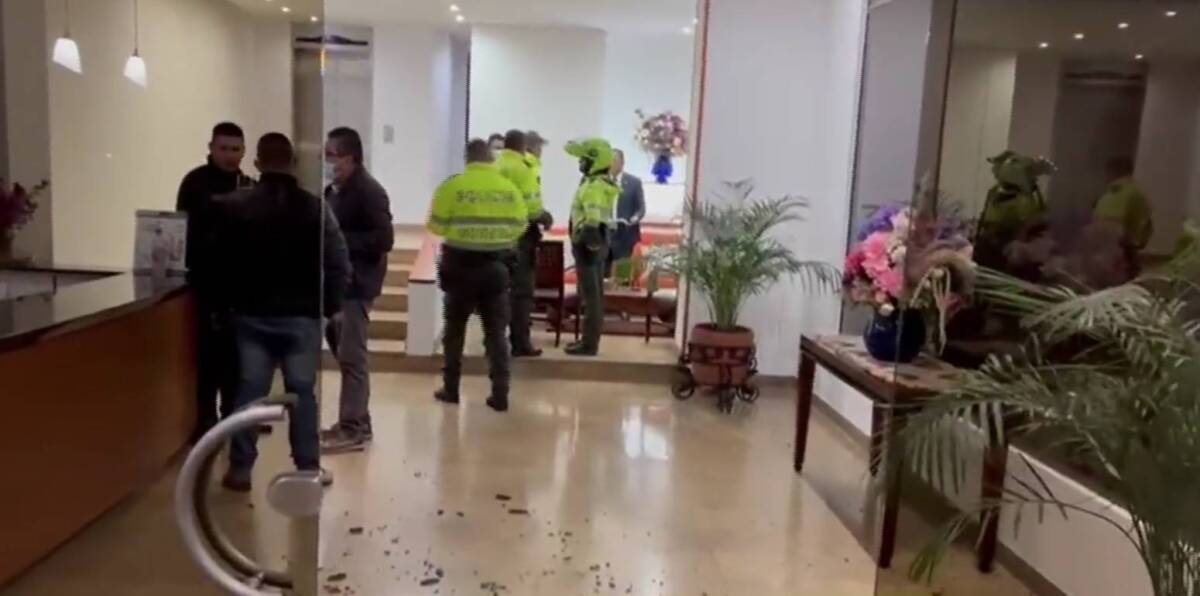 Congresista sufrió atentado en el norte de Bogotá En la madrugada de este jueves 2 de junio se presentó una balacera en el norte de Bogotá, al parecer, contra un congresista que iba llegando a su apartamento.