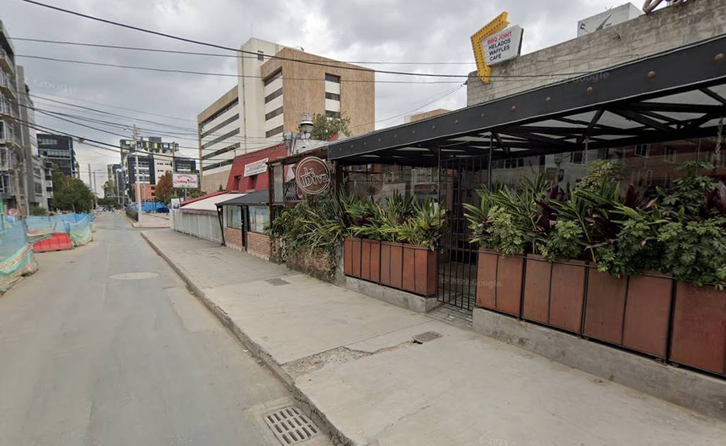 Terror: asesinan a un hombre en exclusivo restaurante de la 93 En la tarde de este jueves 2 de junio se presentó un nuevo y terrible hecho de inseguridad en el norte de Bogotá. Esta vez unos criminales en un hecho de sicariato le dispararon a un hombre en la entrada de un restaurante.