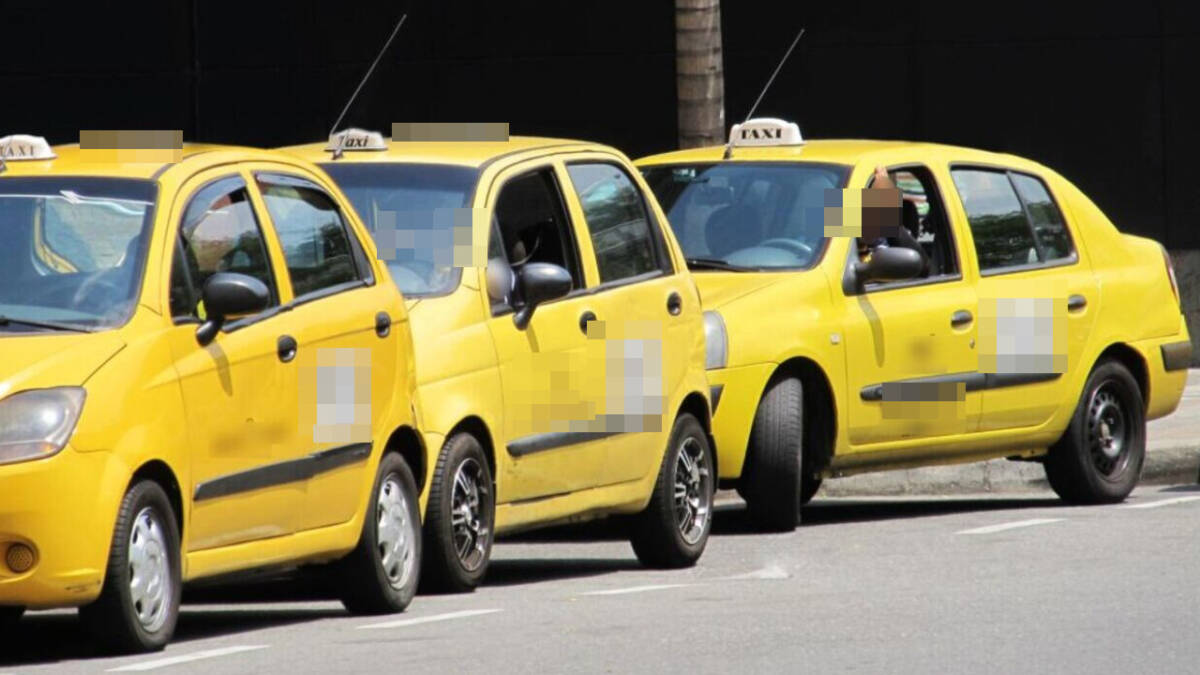 Pilas, esta es la nueva modalidad de robo en taxis de Bogotá Si es de los que suele subirse a un taxi tenga mucho cuidado, porque una mujer en sus redes sociales contó la nueva modalidad de robo que usan los taxistas en Bogotá.