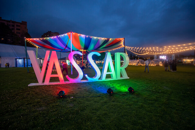 Llega la segunda edición de la Feria Vassar Después de una primera versión que se realizó a finales del año pasado, la Feria Vassar anunció la agenda oficial de su segunda versión, que tendrá programación para 6 días de feria.