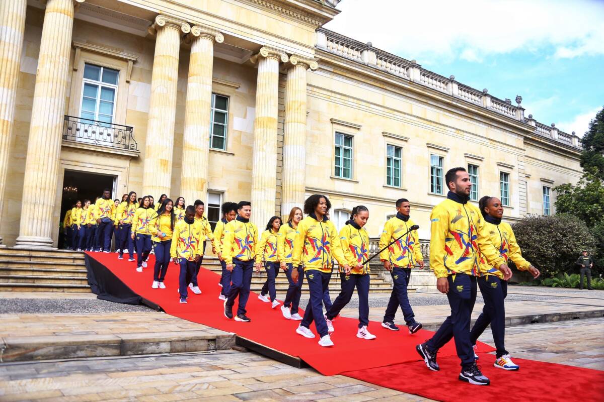 Colombia triunfa con 354 medallas en los Bolivarianos 2022 Colombia cerró su participación en la versión 19 de los Juegos Bolivarianos con 171 medallas de oro, 104 de plata y 79 de bronce logrando el primer lugar del certamen que tuvo como sede principal a Valledupar. Venezuela se quedó con la segunda plaza con 208 preseas, mientras que Ecuador logró el tercer puesto con 146.