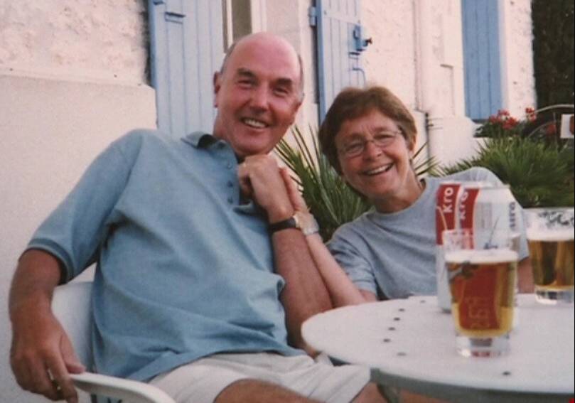 Declaran inocente a hombre que mató a su esposa en un "acto de amor" Un hombre de 73 años que mató a su esposa en el Reino Unido, fue declaro inocente tras haberse conocido que la pareja había pactado un suicidio.