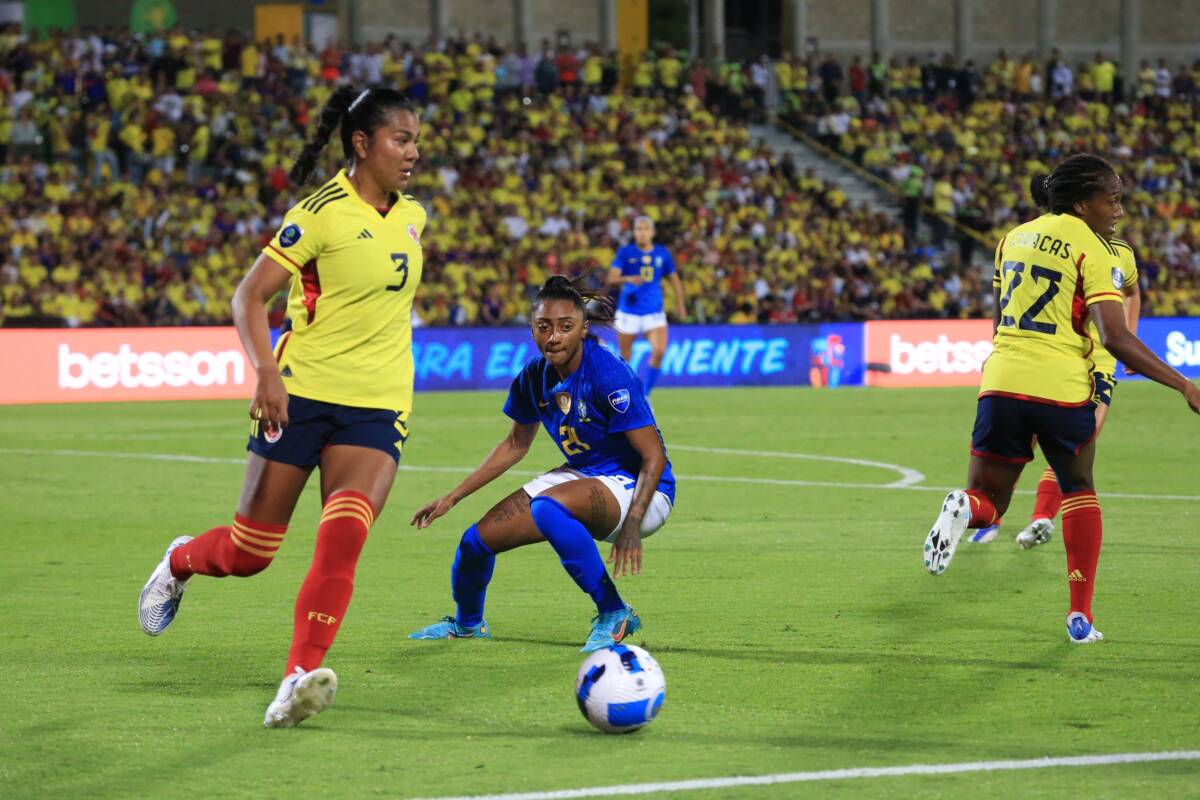 El mensaje de James y Falcao a la Selección Femenina La Selección Colombia que logró el subtítulo de la Copa América femenina, sigue despertando elogios.