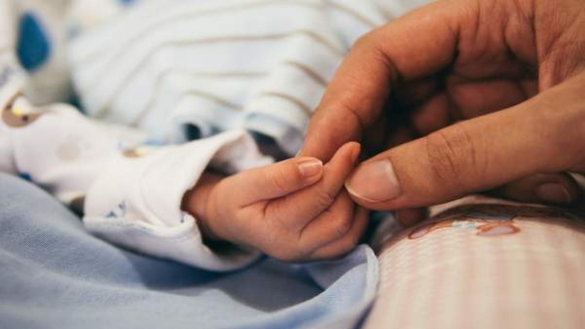 Misteriosa muerte de bebé de tres días de nacido en hospital de Soacha En el hospital Mario Gaitán Yanguas de Soacha falleció de manera inesperada un bebé de tres días de nacido. El pequeño se encontraba hospitalizado junto a su madre cuando de un momento a otro presentó complicaciones de salud.