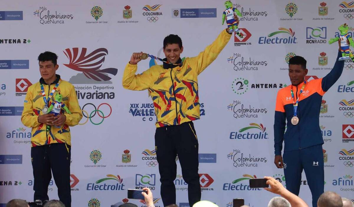 Colombia triunfa con 354 medallas en los Bolivarianos 2022 Colombia cerró su participación en la versión 19 de los Juegos Bolivarianos con 171 medallas de oro, 104 de plata y 79 de bronce logrando el primer lugar del certamen que tuvo como sede principal a Valledupar. Venezuela se quedó con la segunda plaza con 208 preseas, mientras que Ecuador logró el tercer puesto con 146.