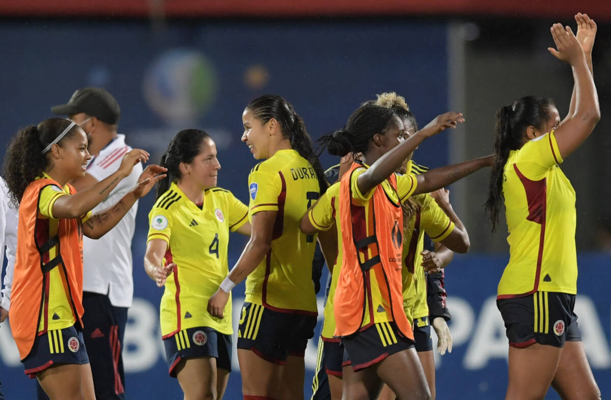 Las ‘Superpoderosas’: a la final de la Copa América Femenina Luego de 90 minutos de buen futbol y una tensión constante de principio a fin, en el estadio Alfonso López de Bucaramanga, la Selección Colombia superó a la escuadra argentina y se clasificó a la final de la tan anhelada Copa América Femenina.