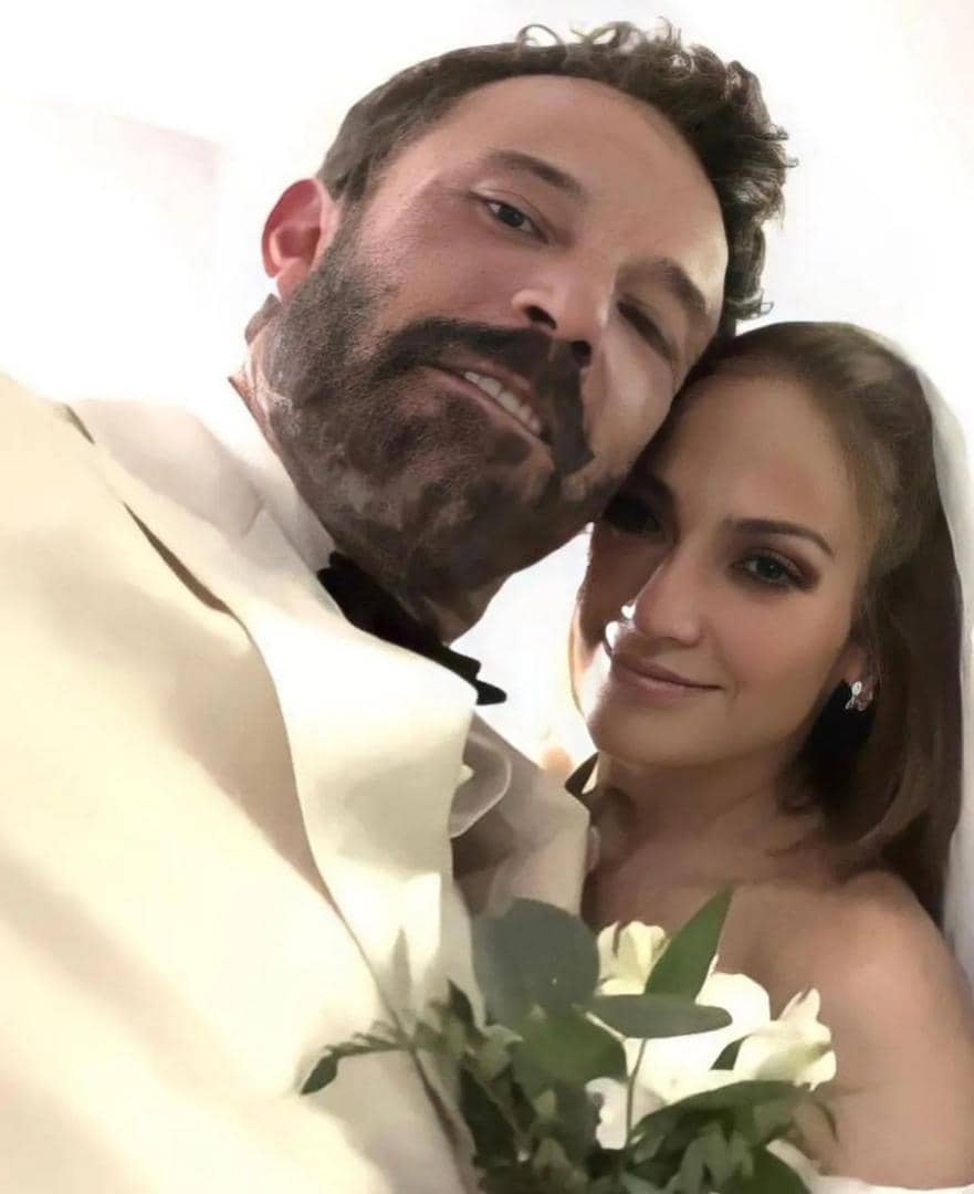 Jennifer López y Ben Affleck se casaron en Las Vegas Los célebres actores Jennifer López y Ben Affleck se casaron este fin de semana en Las Vegas, 18 años después de que fracasara su primer romance.