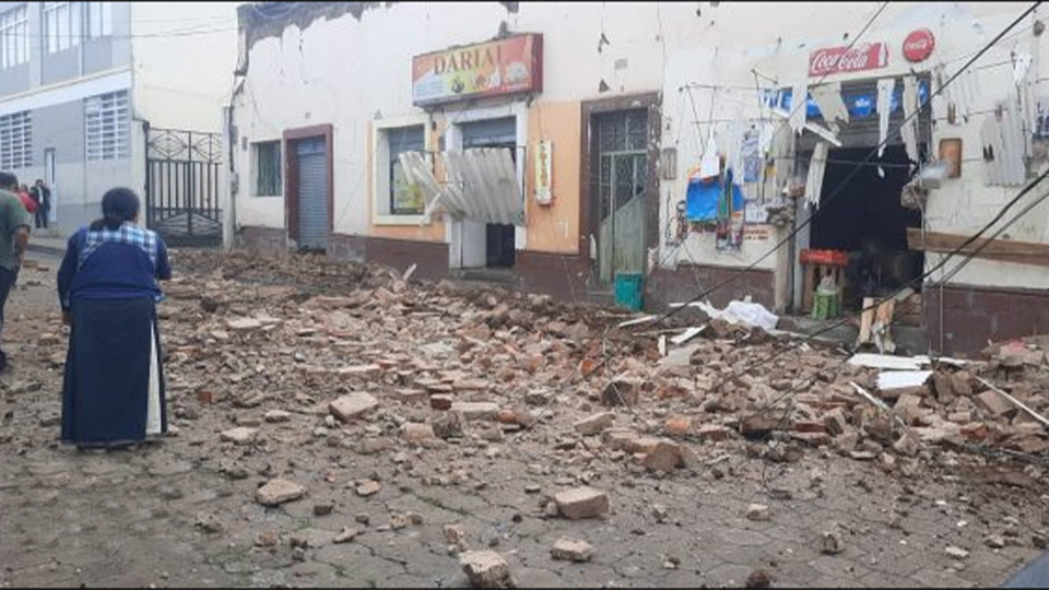 Temblor en Nariño dejó un herido y varias casas dañadas Un temblor de 5,2 grados de magnitud registrado el lunes en la frontera andina de Ecuador con Colombia dejó al menos un herido y daños en 30 casas de tres poblaciones, informaron autoridades locales.
