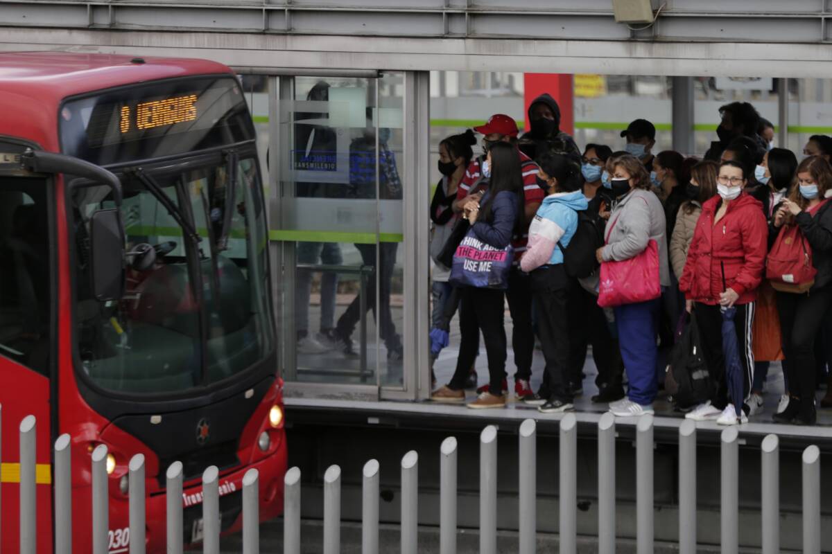 Las nuevas rutas de TM que conectan Soacha con el centro y norte de Bogotá TransMilenio anunció que tiene dos nuevas rutas troncales que conectarán Soacha con la troncal Norte y la NQS en Bogotá. Los cambios comenzarán desde el próximo sábado 10 de septiembre.