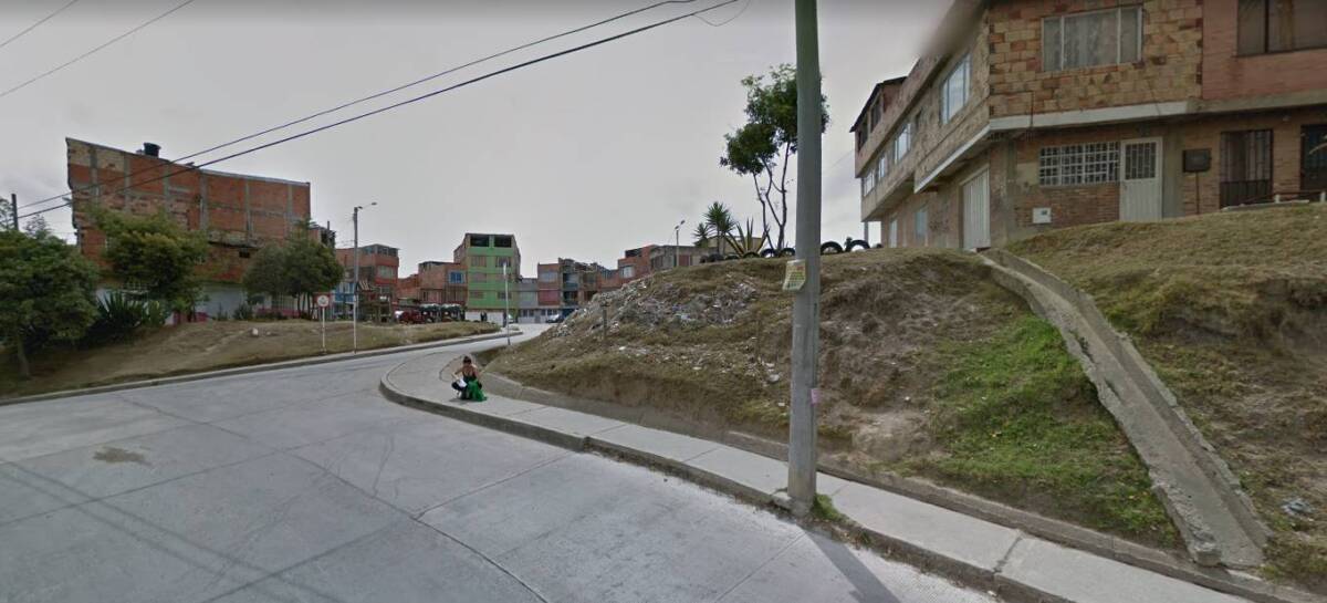 Balacera en el sur de Bogotá deja dos muertos y un herido Pasado el mediodía del lunes se registró un hecho violento en la localidad de Ciudad Bolívar, que dejó a dos personas muertas y una herida.