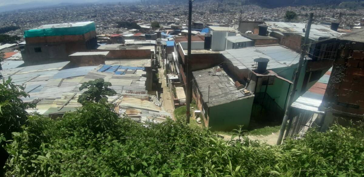 Citaron a joven para asesinarlo en San Cristóbal En uno de los sectores más altos de la localidad de San Cristóbal, conocido como 'El Quemadero', cerca de las 9 de la noche se presentó un nuevo homicidio, en el que un joven de 23 años perdió la vida.