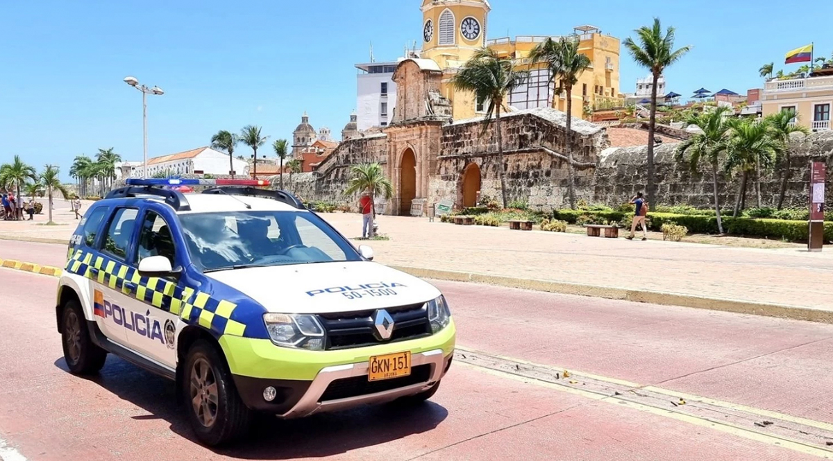 Dos turistas murieron en extrañas condiciones en Cartagena Robert Gerrit Kootte, de 31 años y Nienke Bawa, de 29 años, fueron los turistas que llegaron al centro asistencial el pasado lunes 22 de agosto, aparentemente tenían un malestar general y deterioro en su estado de salud.