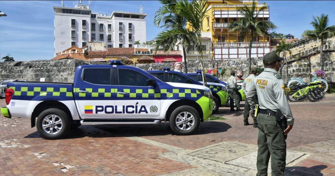 Dos turistas murieron en extrañas condiciones en Cartagena Robert Gerrit Kootte, de 31 años y Nienke Bawa, de 29 años, fueron los turistas que llegaron al centro asistencial el pasado lunes 22 de agosto, aparentemente tenían un malestar general y deterioro en su estado de salud.