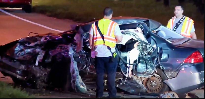 Fatal accidente en Estados Unidos cobró la vida de dos colombianos El trágico accidente ocurrió Palmetto Expressway, Florida, cuando un carro invadió el carril contrario e impactó contra el auto donde viajaban cuatro mujeres y un hombre, dos de ellos colombianos.