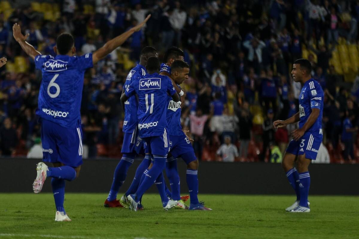 Millonarios clasificó a las semifinales de la copa Betplay Millonarios enfrentó este miércoles 17 de agosto a Fortaleza en el estadio El Campín. Allí se disputó un reñido partido que finalizó con un 3-2 a favor de los azules.