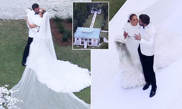 ¡Es oficial! Jennifer López y Ben Affleck se casaron por segunda vez La pareja de actores Jennifer López y Ben Affleck se casaron por segunda vez este sábado 20 de agosto en una de las lujosas propiedades del artista ubicada en Georgia (Estados Unidos).