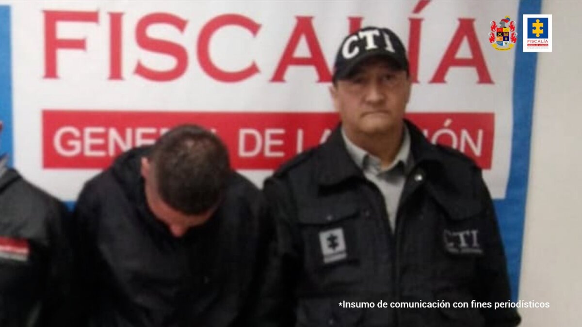 A la 'cana' pillo que asesinó a esmeraldero en un hurto en Puente Aranda En las últimas horas fue enviado a la cárcel Andrés Ricardo Sánchez Beltrán por ser el presunto responsable del asesinato de un esmeraldero en medio de un hurto en Puente Aranda, perpetrado el pasado 9 de agosto.
