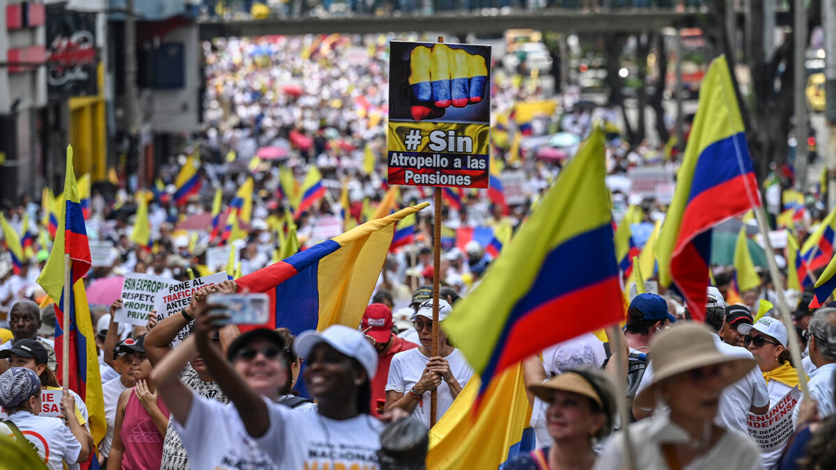 Así se marchó en Colombia contra el gobierno de Petro Varias ciudades de Colombia marcharon este lunes 26 de septiembre en una jornada de protestas programadas contra el gobierno del presidente Gustavo Petro Urrego.