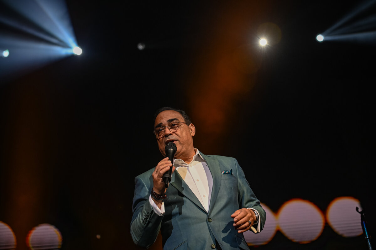 Gilberto Santa Rosa presenta su nueva producción discográfica Gilberto Santa Rosa presenta al público su nueva producción discográfica llamada ‘Debut y segunda tanda’, que ya se encuentra disponible en todas las plataformas digitales.