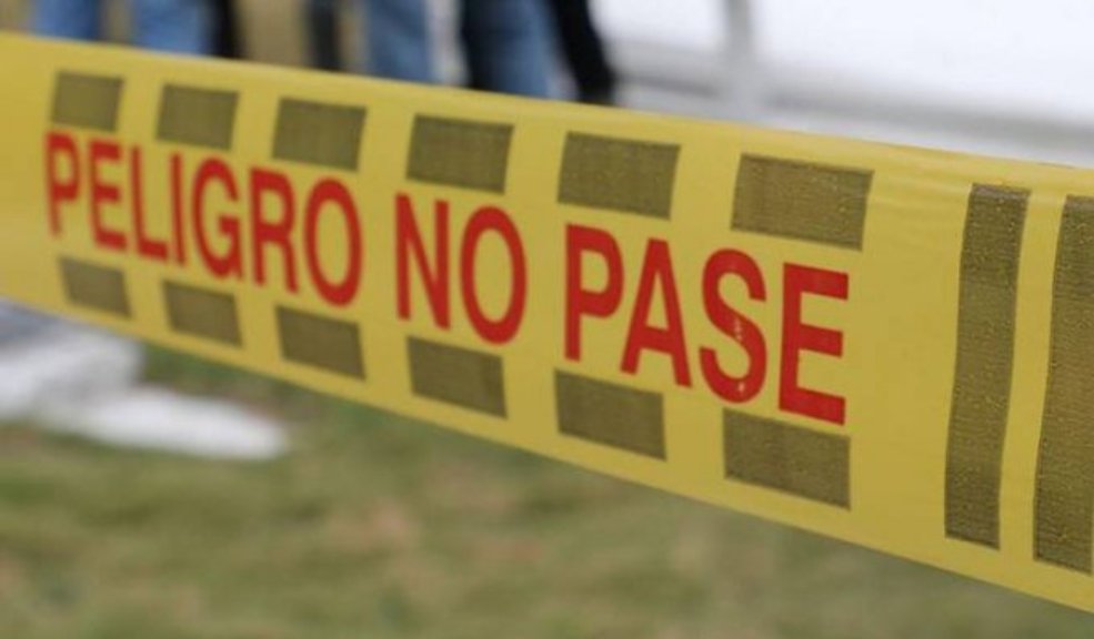 Continúa el terror: Hallan otro cuerpo sin vida en vía pública La Policía de Bogotá confirmó el hallazgo de un nuevo cuerpo abandonado en plena vía pública, en el barrio Cundinamarca, localidad de Puente Aranda.