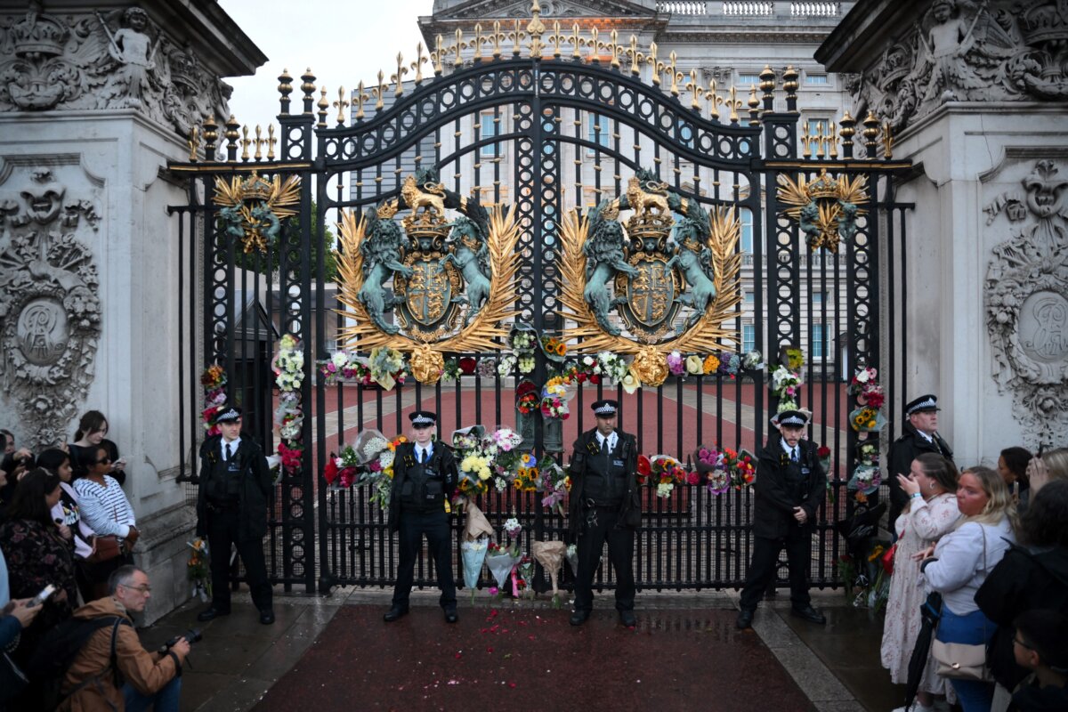 Reino Unido decretó 10 días de luto por muerte de la reina Isabel II Tras la muerte de la reina Isabel II a sus 96 años, en el Reino Unido se declararon 10 días de luto nacional.