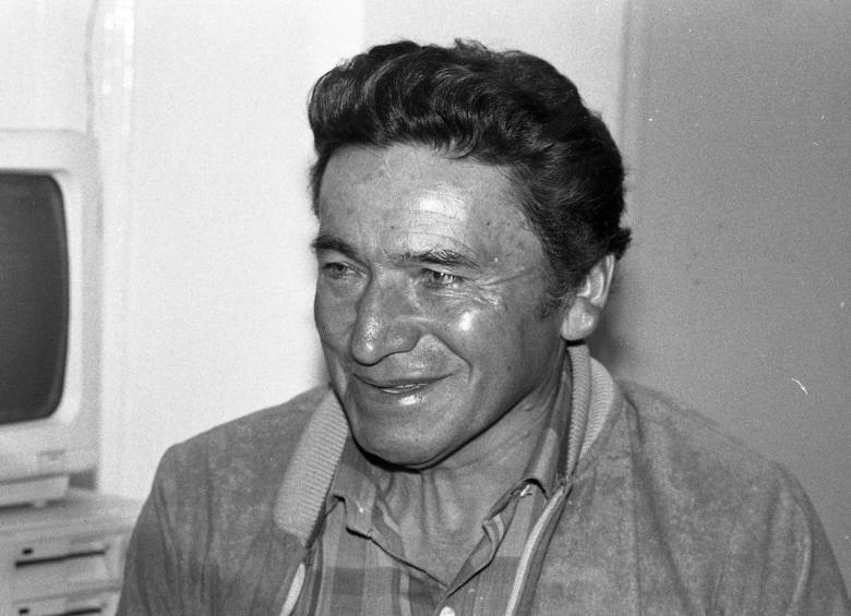 Murió Efraín 'El Zipa' Forero, campeón de la primera Vuelta a Colombia Este lunes se registró la muerte de Efraín ‘El Zipa’ Forero a sus 92 años. El ciclista fue el primer campeón de la Vuelta a Colombia en 1951 y ganó cuatro veces el campeonato nacional de ruta.