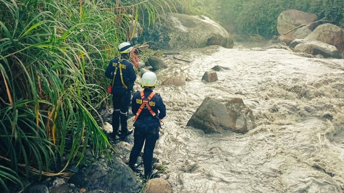 Encontraron el segundo cuerpo de las jóvenes desaparecidas en el río Calandaima El capitán Álvaro Farfán, delegado departamental del Departamento de Bomberos de Cundinamarca, confirmó este jueves 20 de octubre que fue encontrado el segundo cuerpo de las jóvenes desaparecidas en el río Calandaima.