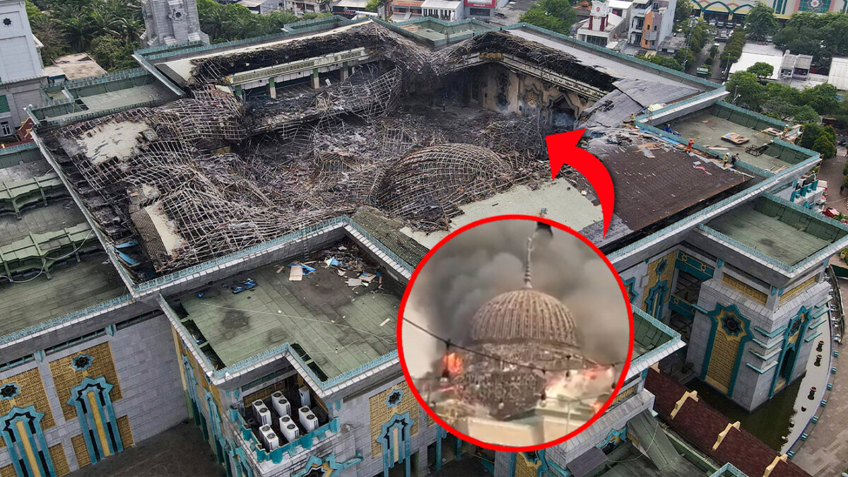 Impresionante momento en el que se derrumba la cúpula de la gran mezquita El pasado miércoles 19 de octubre una cúpula de la gran mezquita del Centro Islámico de Yakarta, en Indonesia, se derrumbó por un gran incendio.
