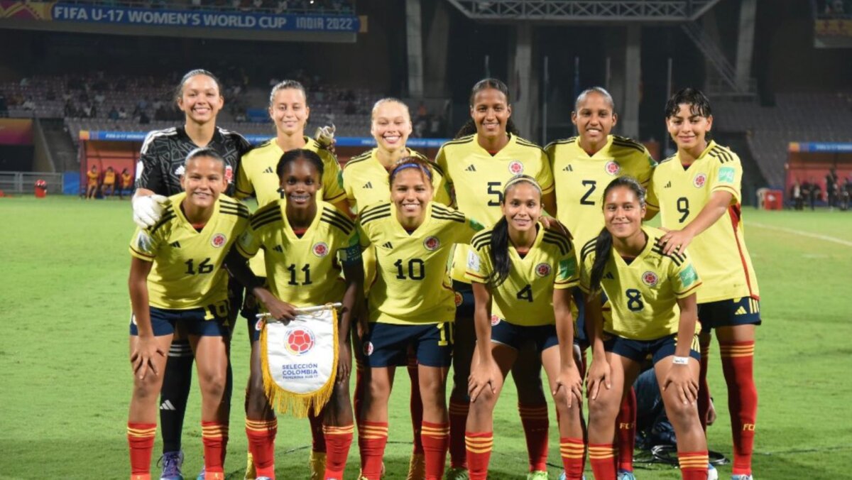 "Estamos orgullosos": los mensaje de apoyo a las 'Superpoderosas' Las jugadoras de la Selección Colombia Femenina, tras perder contra España este domingo en la final de la Copa del Mundo Sub 17, en la India, recibieron mensajes de apoyo en redes sociales.