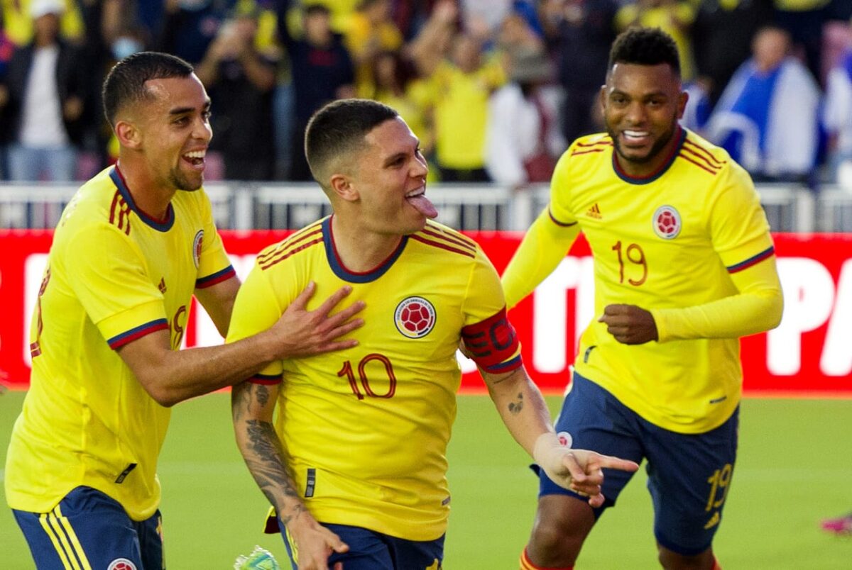 ¡Aliste la camiseta! La 'tricolor' vuelve a jugar en noviembre La Selección Colombia de Mayores vuelve a pisar el terreno de juego, en un nuevo amistoso, el cual se disputará el próximo mes de noviembre en Estados Unidos.