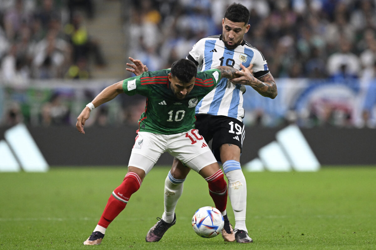 Argentina vence a México 2-0 y sigue viva en el Mundial Lionel Messi dio vida a Argentina cuando más lo necesitaba y condujo a la victoria por 2-0 este sábado a su equipo frente a México, que queda en situación crítica en el grupo C del Mundial de Catar-2022.
