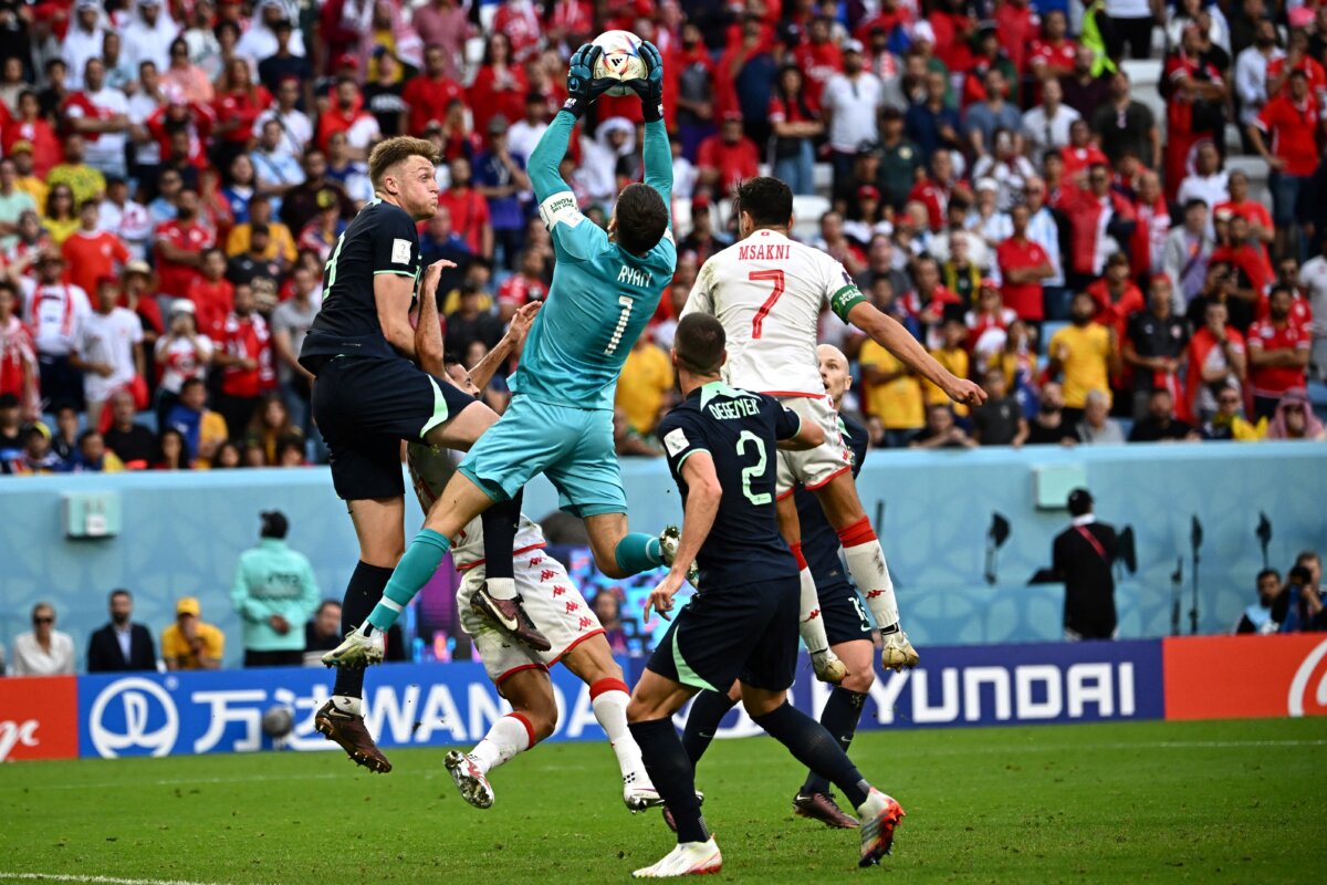 Australia vence a Túnez y toma oxígeno en el Mundial Australia venció 1-0 a Túnez este sábado en el inicio de la segunda jornada del Grupo D y tomó oxígeno en el Mundial de Catar, en el que se estrenó encajando una goleada 4-1 de la campeona defensora Francia.