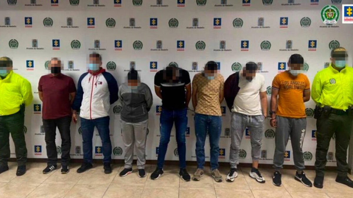 Capturaron a 39 personas involucradas en delitos sexuales en Bogotá La Policía Metropolitana de Bogotá informó este jueves, en conmemoración al Día Internacional de la Eliminación de la Violencia contra la Mujer, la captura de 39 personas por haber cometido diferentes delitos en contra de la población femenina.