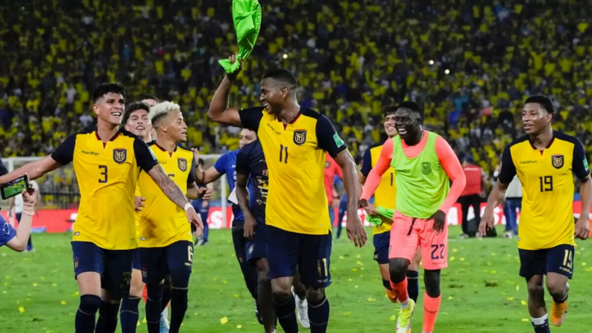 Polémica: Catar habría pagado a jugadores ecuatorianos para ganar el primer partido Otro escándalo sobre el Mundial a pocos días de su inauguración, esta vez se ven involucrados algunos jugadores de la selecciones de Ecuador y Catar.