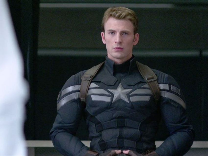 Las fotos del hombre más sexy del mundo El papacito de Chris Evans, que es reconocido por interpretar al superhéroe de Marvel, Capitán América, este año se llevó el título del hombre más sexy del mundo que otorga la revista People.