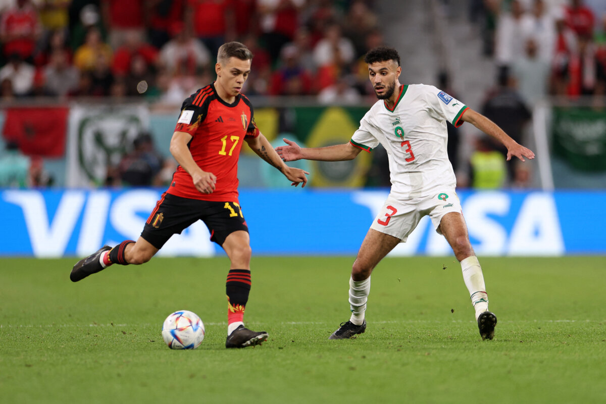 Marruecos protagoniza otra sorpresa en el Mundial al derrotar a Bélgica 2-0 Bélgica no pudo asegurar el pase a los octavos de final del Mundial, este domingo, tras caer 2-0 con Marruecos, que ve más cerca la siguiente fase en Catar gracias a esta victoria en el estadio Al Thumama de Doha.