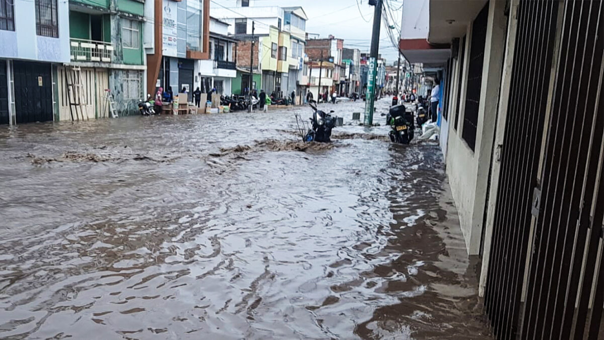 No para la llovedera en Bogotá: 11 localidades afectadas por el aguacero Este miércoles 16 de noviembre la ciudad de Bogotá vuelve a estar nublada y las lluvias se llevan el protagonismo, pues 11 en localidades se registran aguaceros.