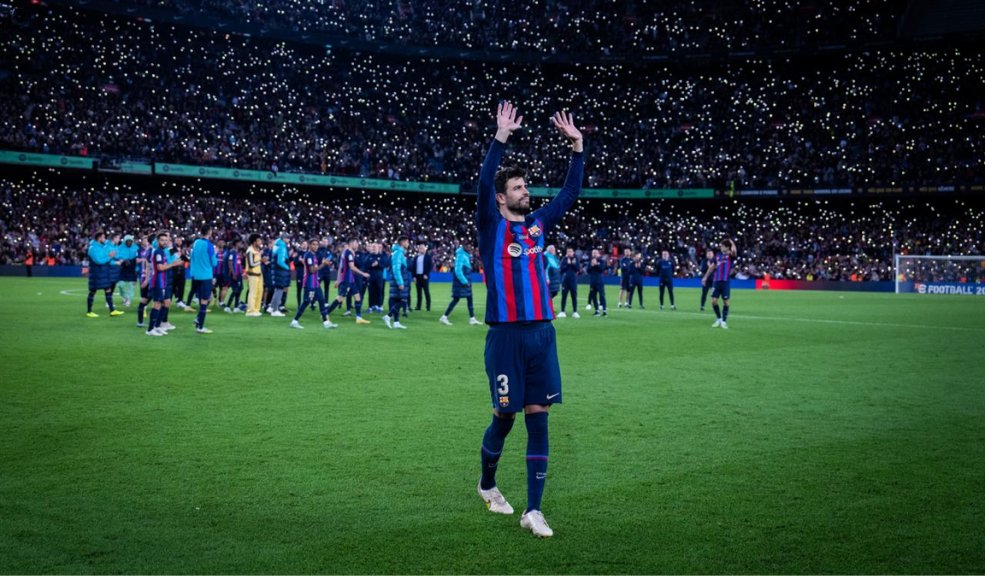 ¡Piqué colgó los guayos! Así fue su despedida El español Gerard Piqué, se despidió este sábado del fútbol, luego de disputar su último partido con la camiseta del equipo que lo vio crecer, el F.C. Barcelona.