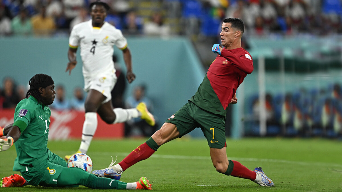 EN VIVO: Portugal gana en su debut en Catar. Cristiano agranda su leyenda Portugal logró una sufrida victoria ante Ghana por 3-2, este jueves en partido del Grupo H del Mundial, después de que Cristiano Ronaldo venciera la resistencia africana al transformar un penal en el minuto 65, que le convirtió en el primer futbolista de la historia en anotar en cinco Mundiales.