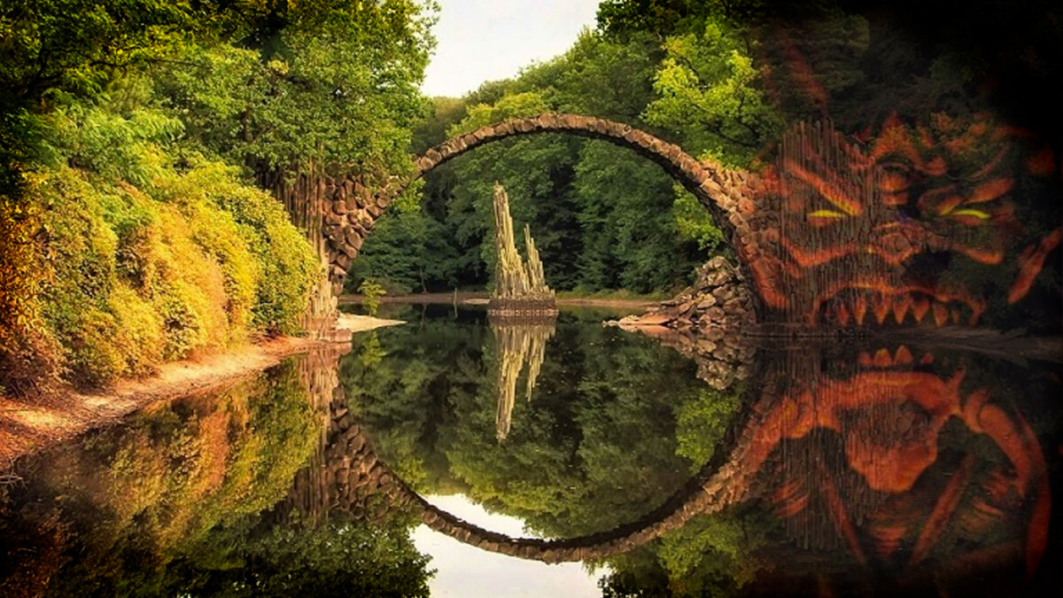 El misterioso puente del diablo En el parque natural Kromlauer (Alemania) existe un hermoso puente construido en piedra, el cual no es muy resistente y, por ende, nadie puede cruzar por allí.