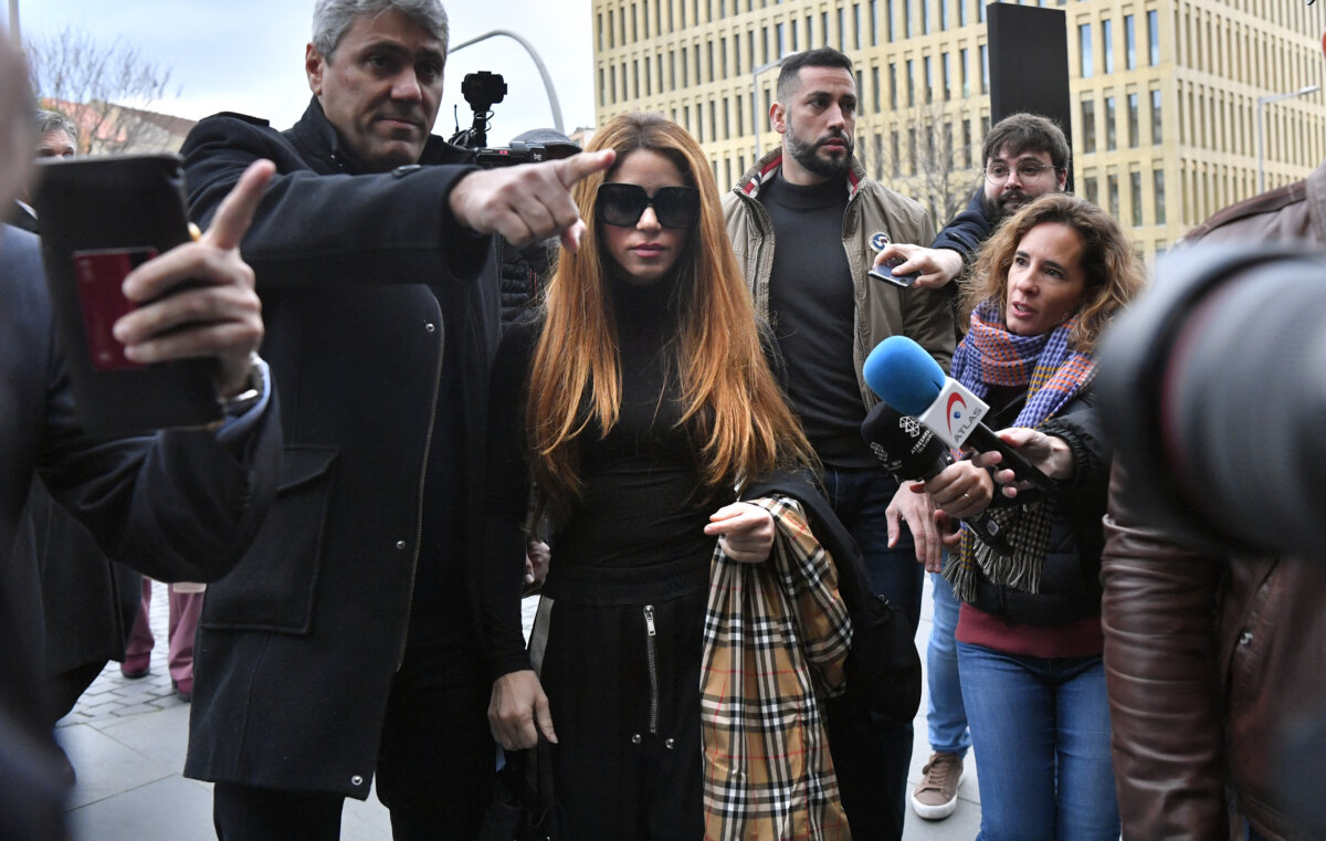 Fin de la novela: Shakira y Piqué firmaron la separación y acuerdo sobre sus hijos Ahora sí, tras varios meses en los que Shakira y el exfutbolista Gerard Piqué estuvieron en el ojo de todos por su separación, este jueves 1 de diciembre se hizo legalmente oficial el divorcio.