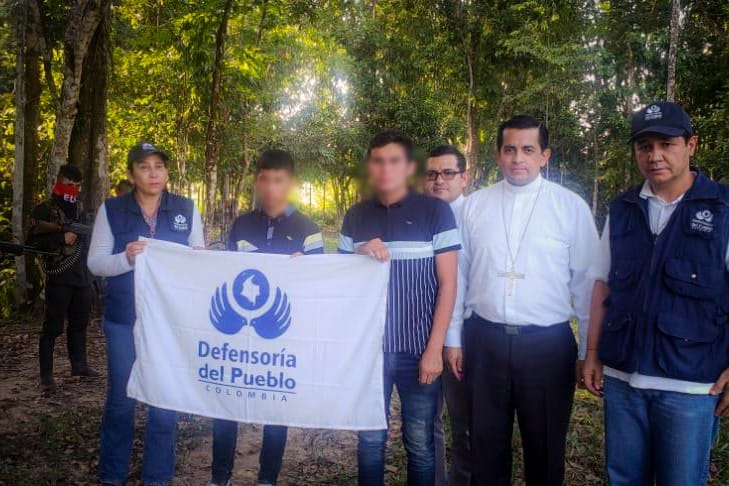 Liberan a dos adolescentes que estaban secuestrados por el Eln El Ejército de Liberación Nacional (ELN) liberó en las últimas horas en Arauca, a dos jóvenes que tenía en su poder.