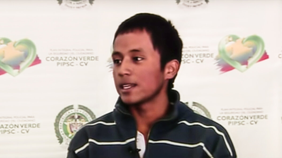 'Pescadito' empezó asesinando a sus 11 años: esta es su historia A sus 19 años, Andrés Leonardo Achipiz, alias ‘Pescadito’, ya era considerado el asesino serial más joven del país, pues en 2013 fue capturado y enviado a la cárcel a pagar una pena de 8 años.
