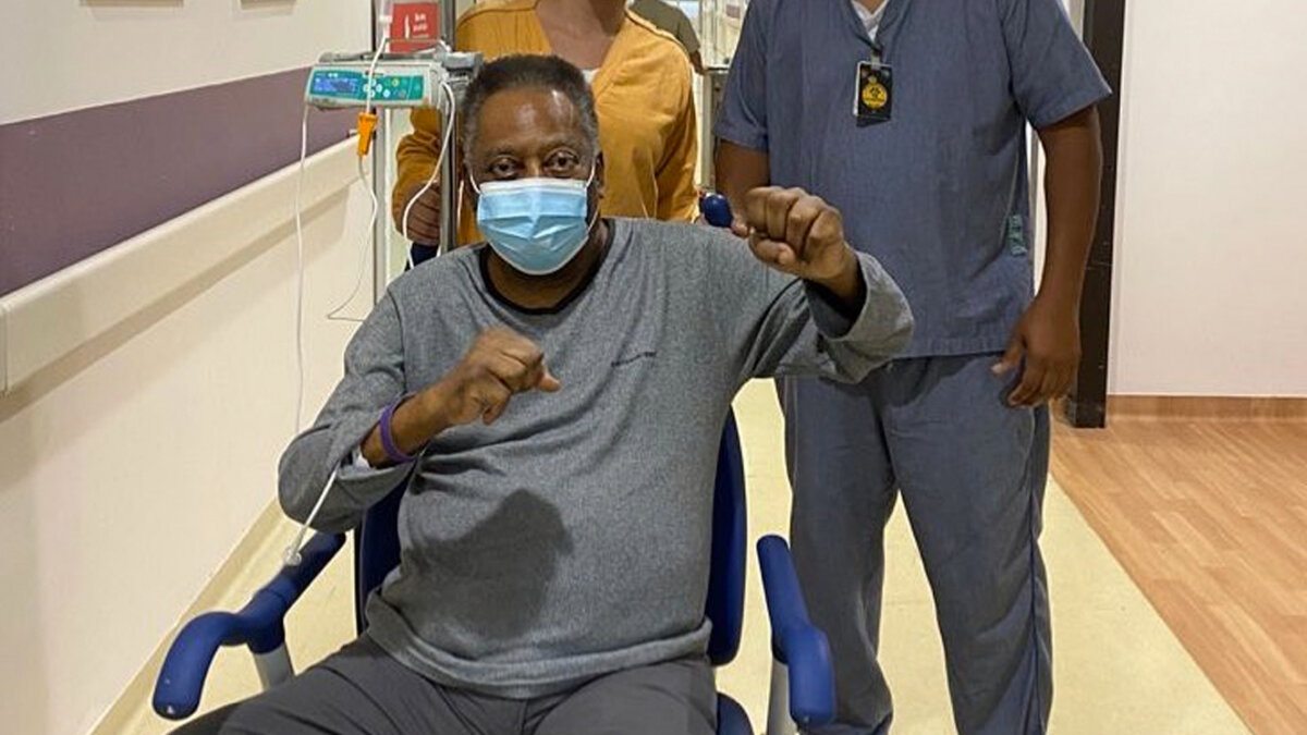 La enfermedad que agravó la salud de Pelé en sus últimos días A Pelé le diagnosticaron un cáncer de colon en el año 2021 y desde allí la salud del astro brasileño comenzó a decaer.