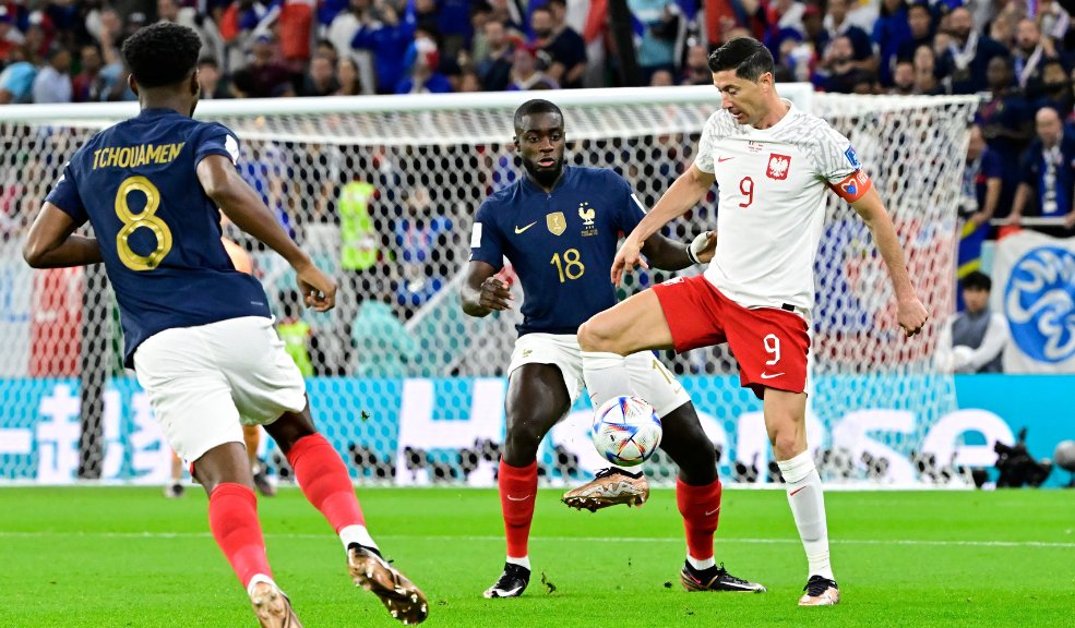 Francia y Polonia se juegan un pase a cuartos El turno lo tiene ahora Francia y Polonia, donde el campeón del mundo sigue vivo en el Mundial y los polacos se despiden del sueño en Catar.